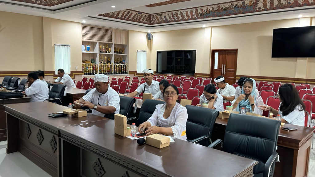 Berlangsung kegiatan rapat koordinasi perangkat desa mengwitani.